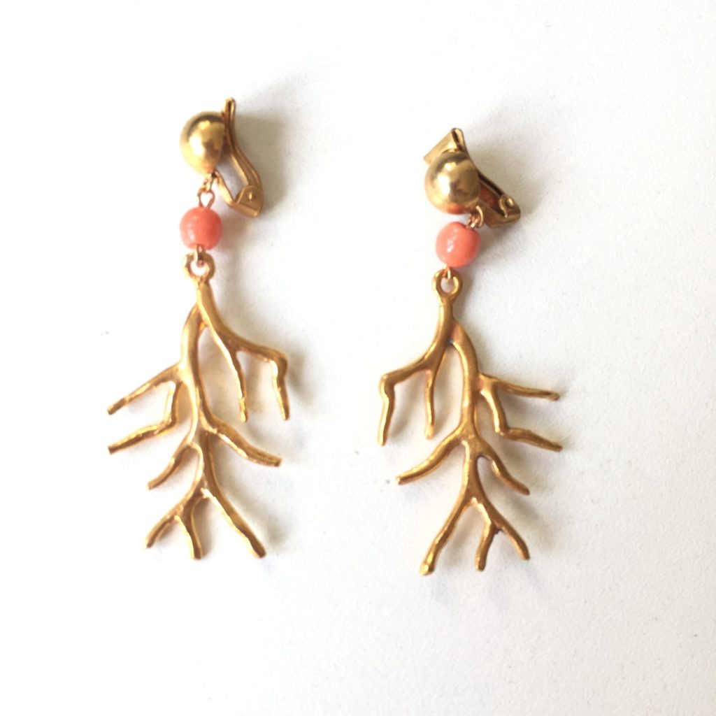boucles d'oreille clip de la parure corail