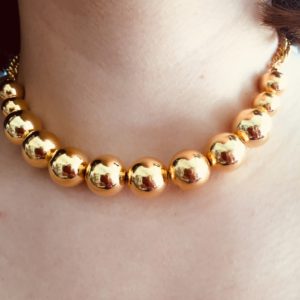 collier boules dorées