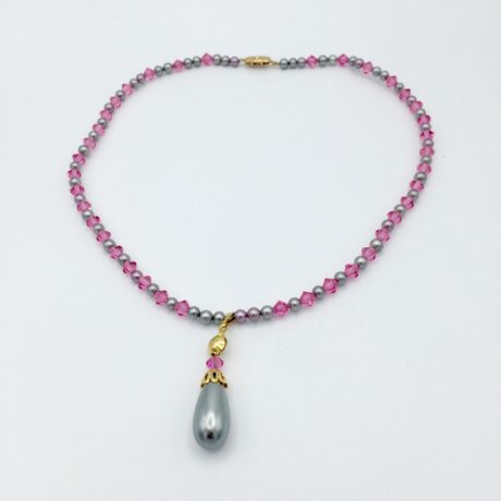 collier rose et gris