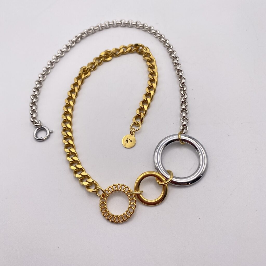 Collier multi chaine et anneaux