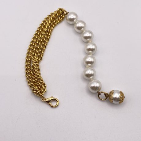 Bracelet multi chaines dorées et perles nacrées