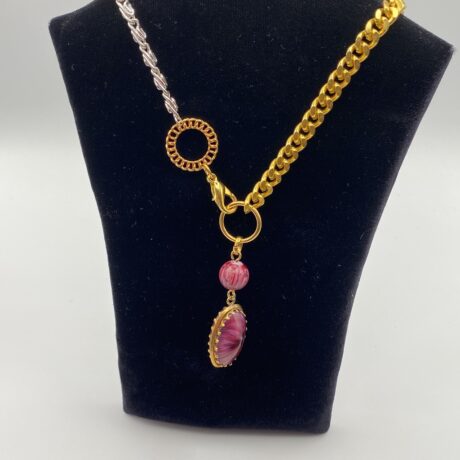 collier multi chaines et pendant violet