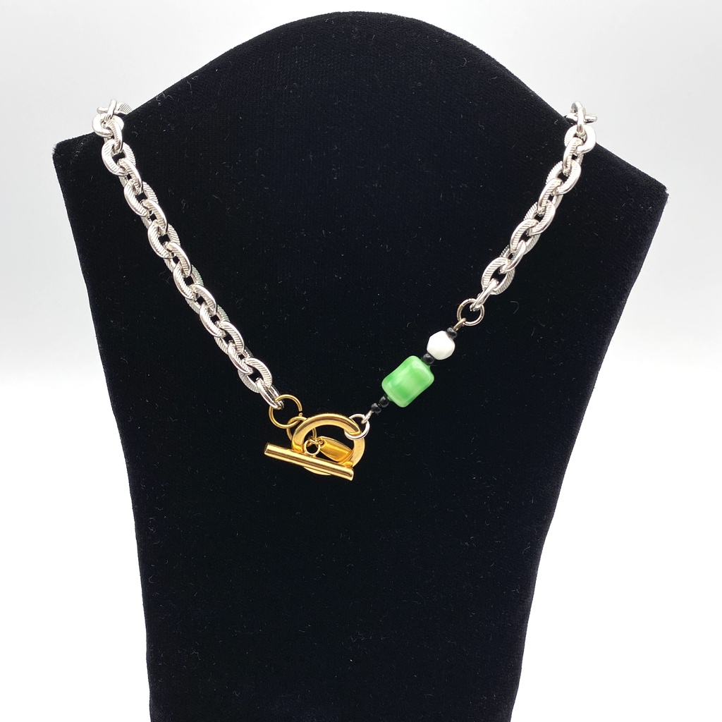 Collier Vintage Mi-long Vert - Perles, Billes De Verre Et Métal - Longueur 52cm - Occasion