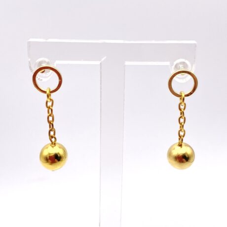 Petites boucles d'oreilles boule pendante