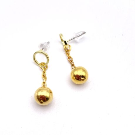 Petites boucles d'oreilles boule pendante