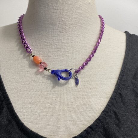 Collier chaine violette