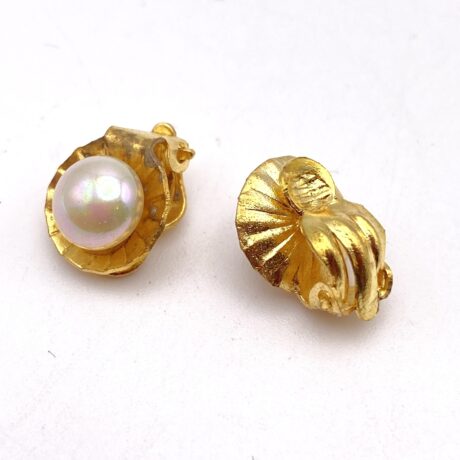 Petites boucles d'oreilles clip perle