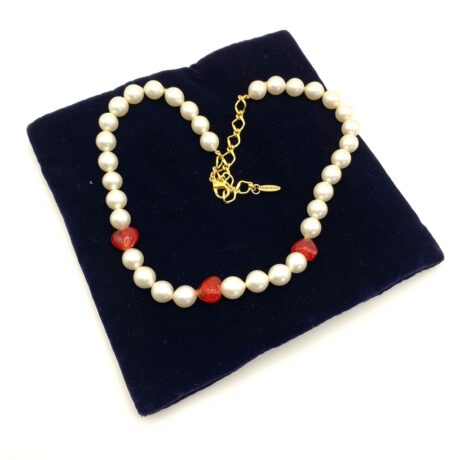 Collier perle et coeur rouge