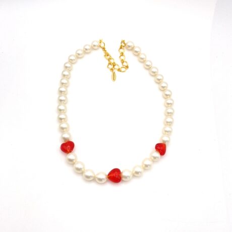 Collier perle et coeur rouge