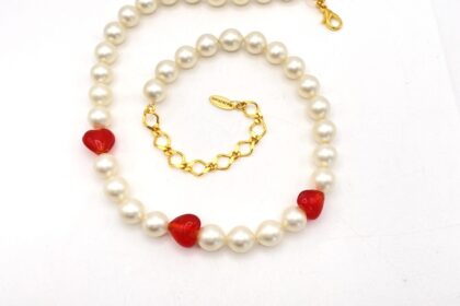 Collier perle et coeur rouge