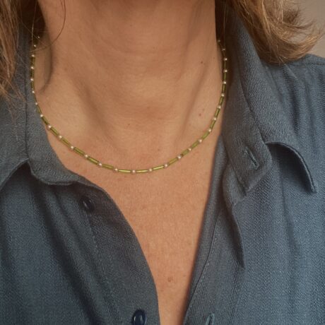 Collier ras de cou vert