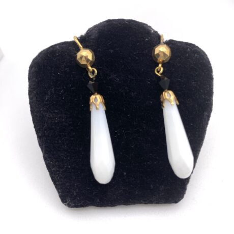 Boucles d'oreilles goutte blanche