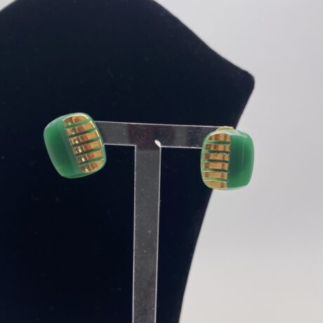 petites boucles d'oreilles clips verte