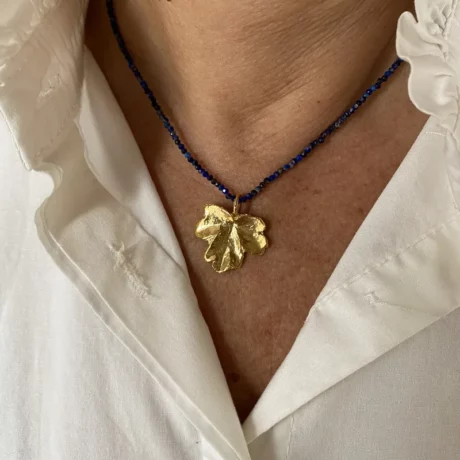 Collier lapis lazuli et feuille d’érable_03