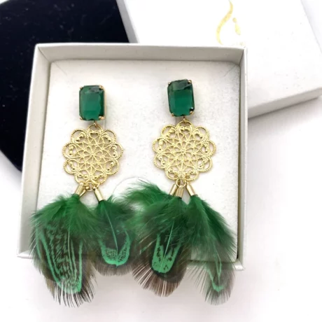 Boucles d’oreilles plume verte pendante_07