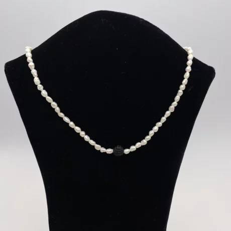 Collier perle nacré et noire centrale_03