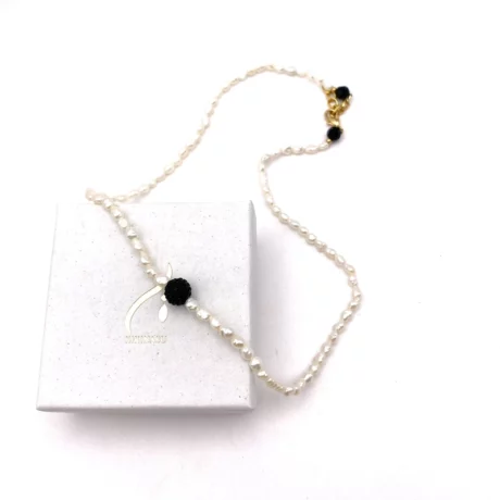 Collier perle nacré et noire centrale_04