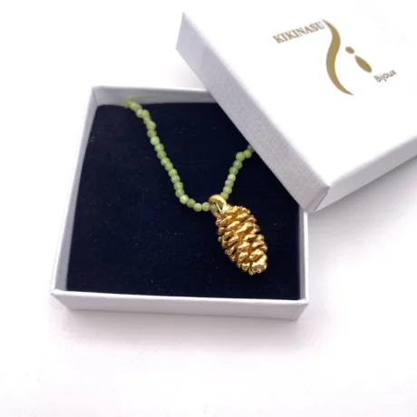 Collier jade et pigne de pin_08