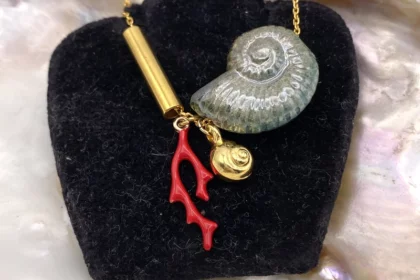 Collier souvenirs de plage