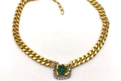 Collier gourmette et fermoir ancien vert