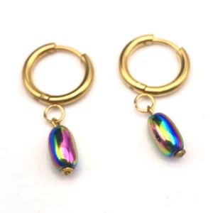 Petites créoles avec pendant perle de verre irisée