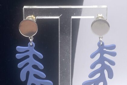 Boucle d'oreille algue bleu Matisse